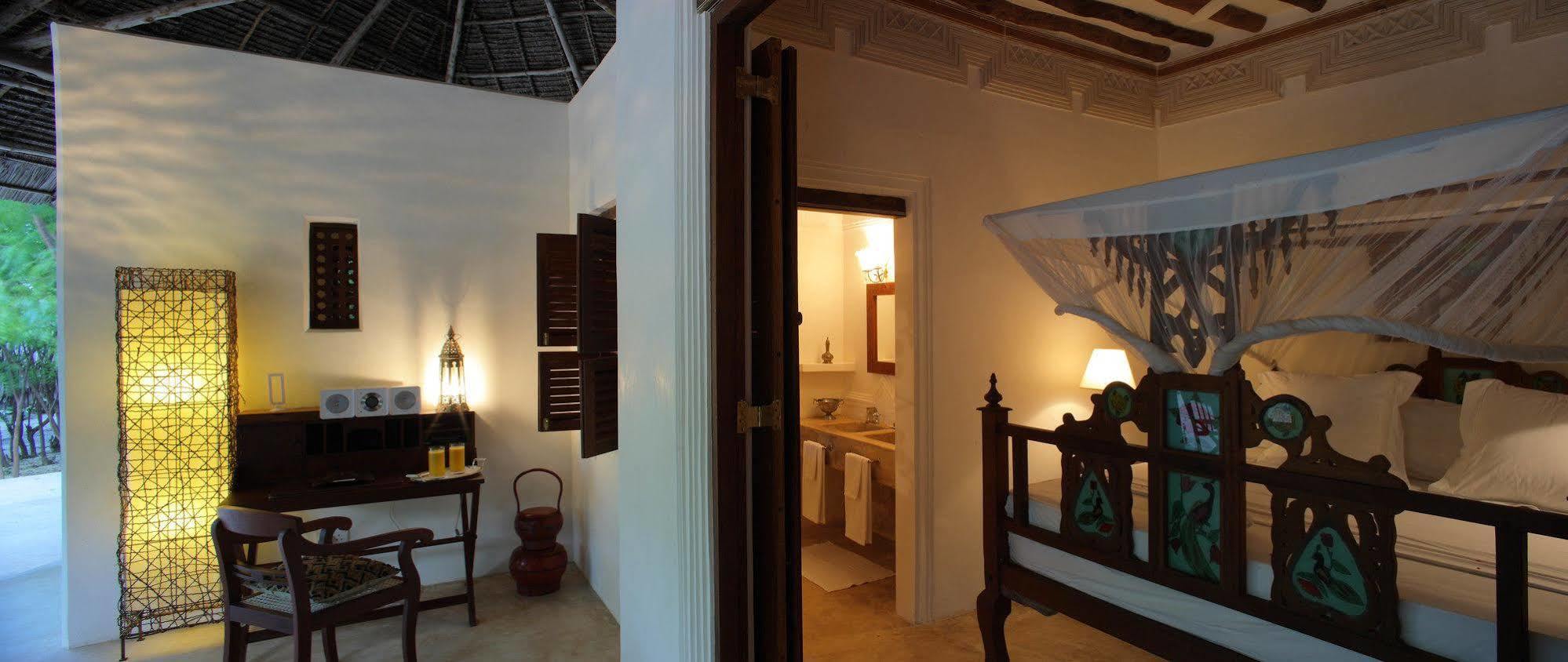 The Red Pepper House Hotel Ламу Екстериор снимка