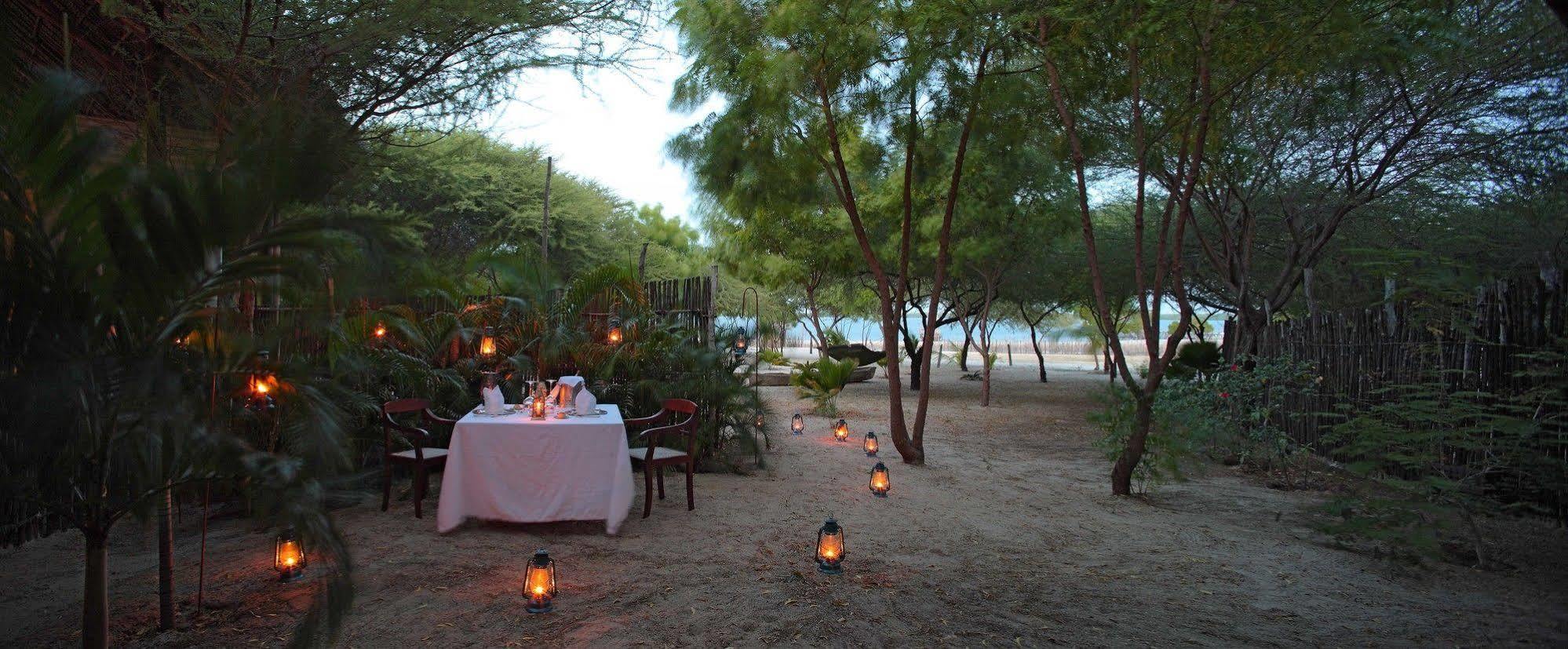 The Red Pepper House Hotel Ламу Екстериор снимка